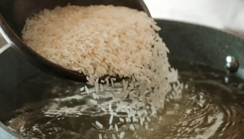 Jak ugotować ryż jak z chińskiej restauracji – sekrety idealnego smaku