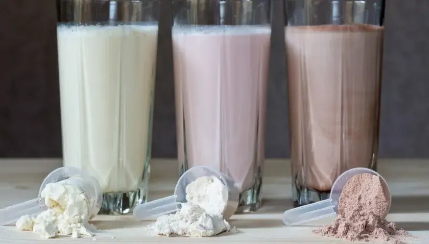 Shake proteinowy przed czy po treningu - co wybrać dla lepszych efektów?